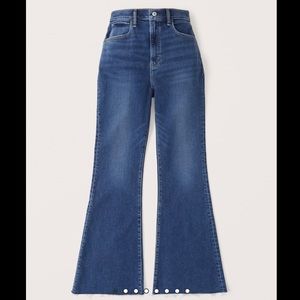 Curve Love Ultra High Rise Flare Jean ABERCROMBIE & FITCH